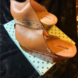 LEATHER CLOGS